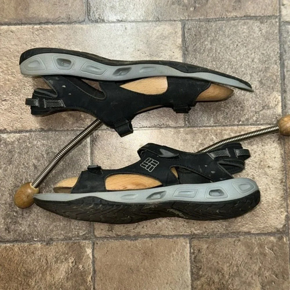 Columbia Size  10 - Picture 1 of 7